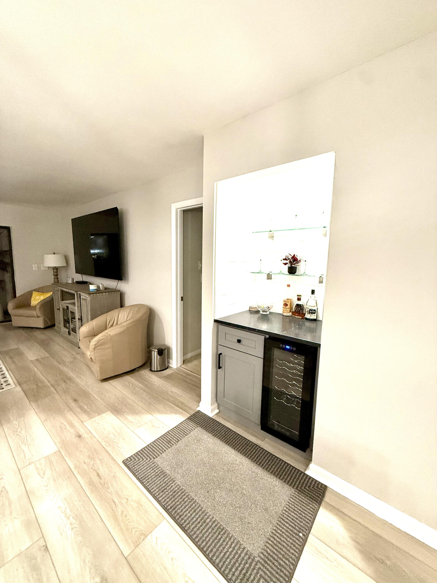 20 Westgate #F, Boynton Beach FL 33436