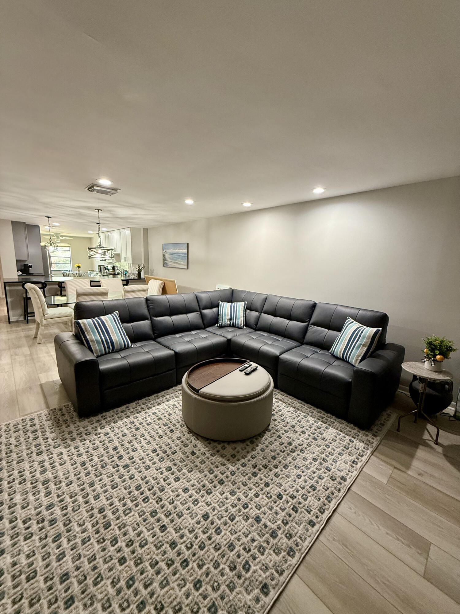 20 Westgate #F, Boynton Beach FL 33436