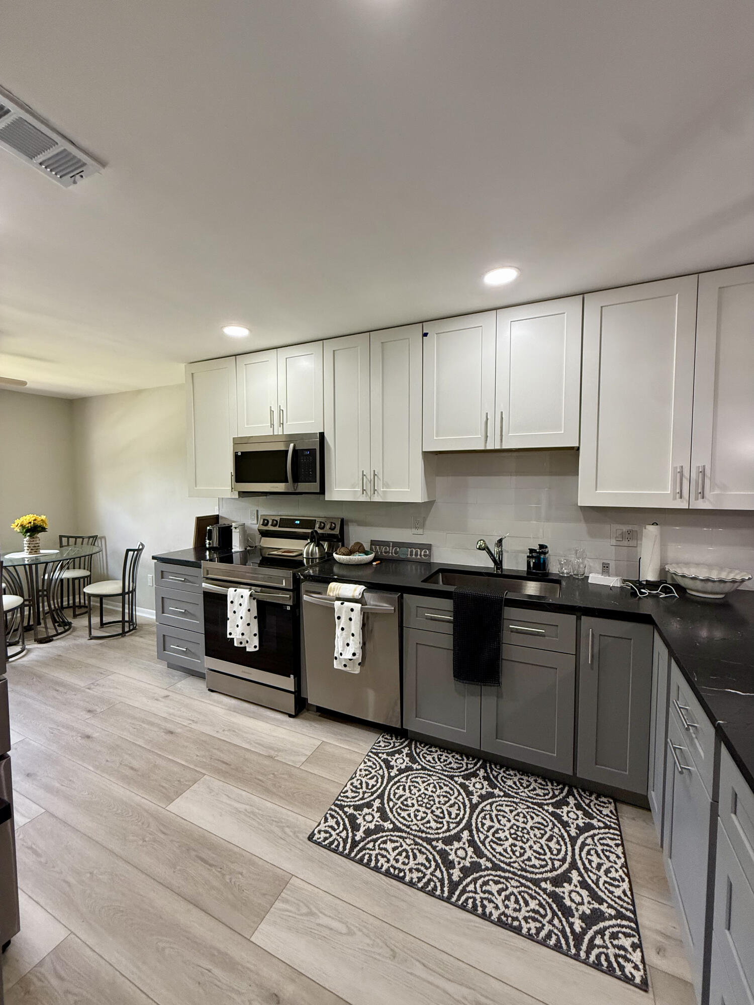 20 Westgate #F, Boynton Beach FL 33436