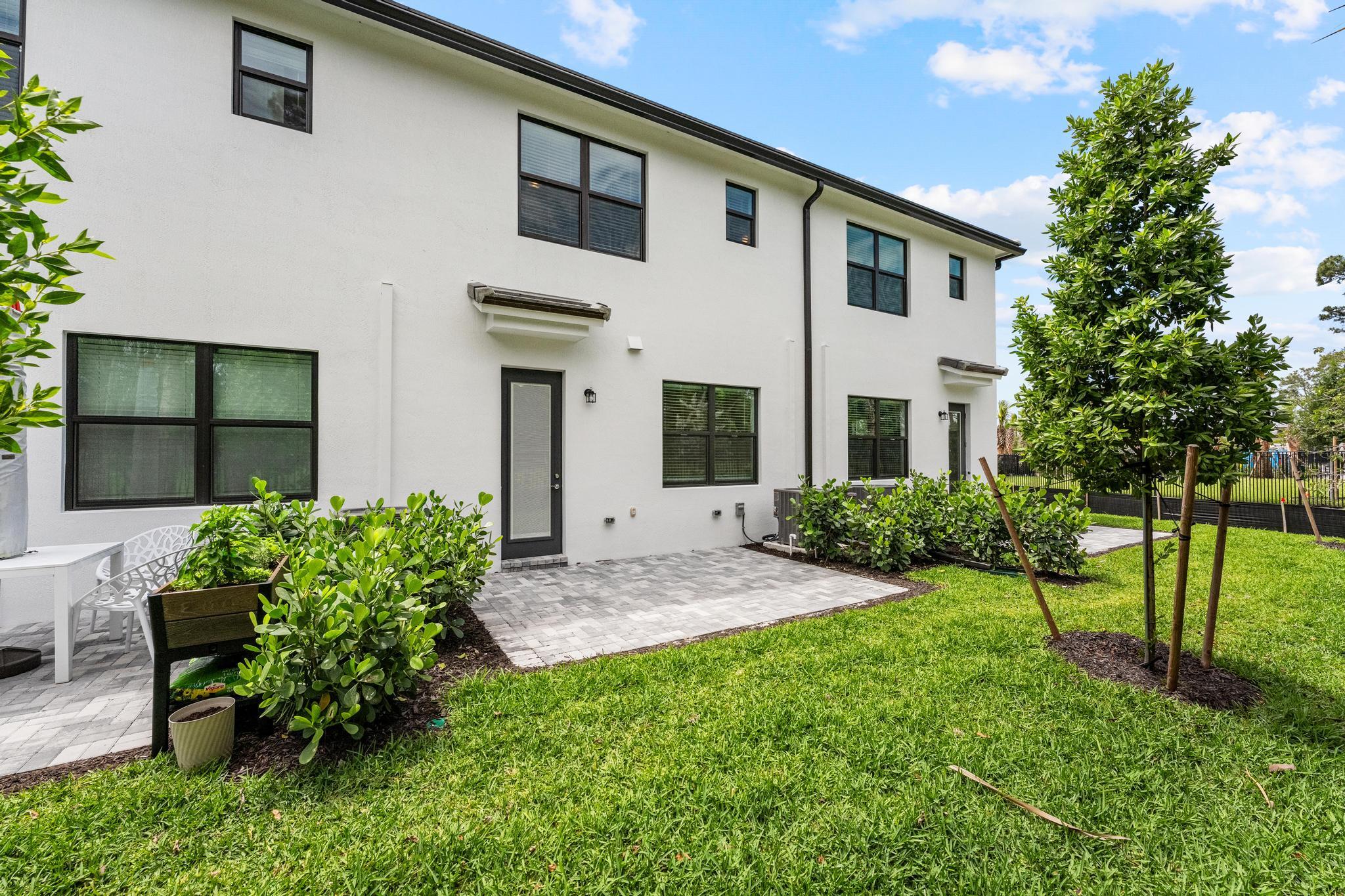 4333 Efendi, Lantana FL 33462