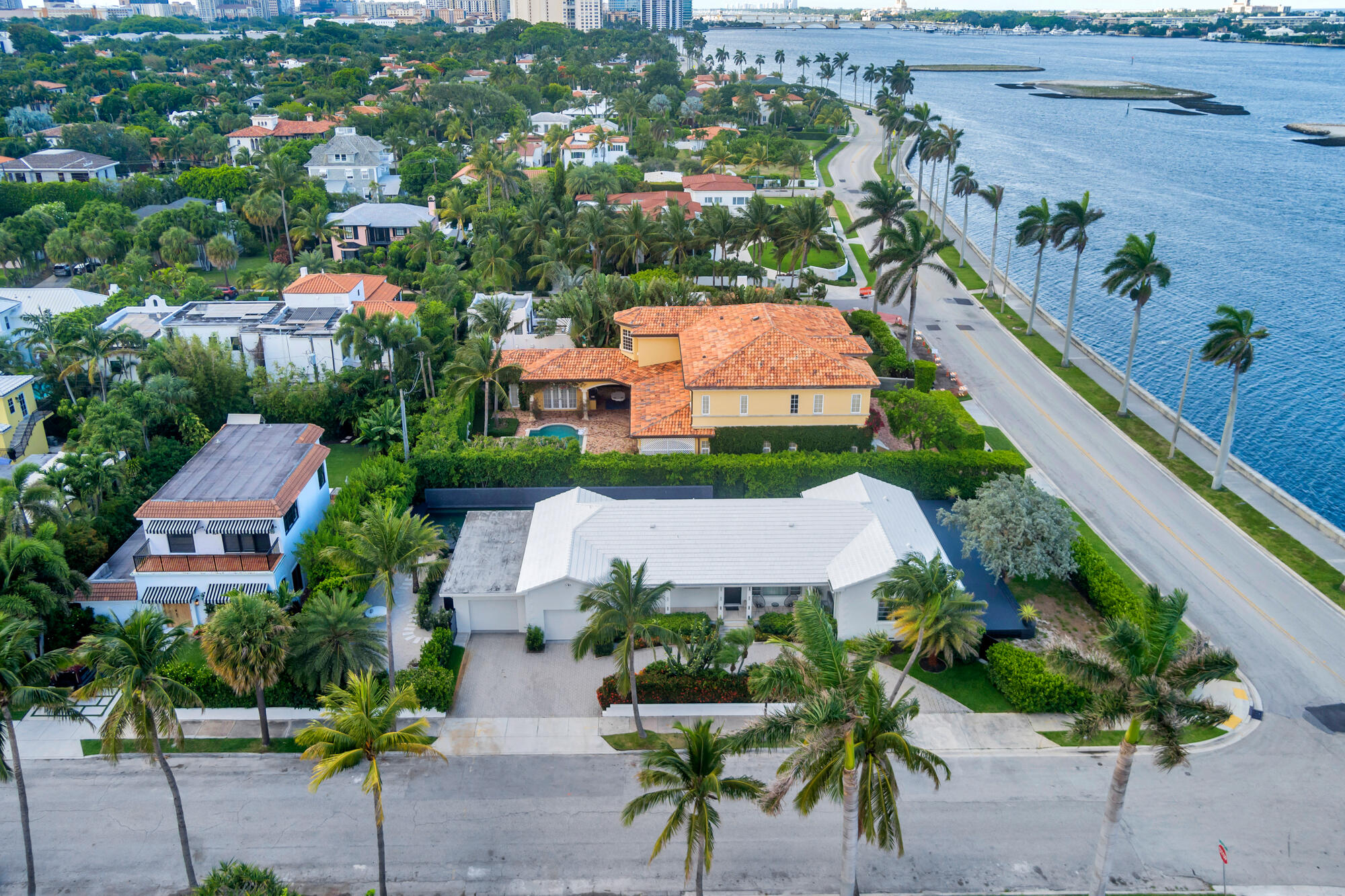 185 Almeria, West Palm Beach FL 33405