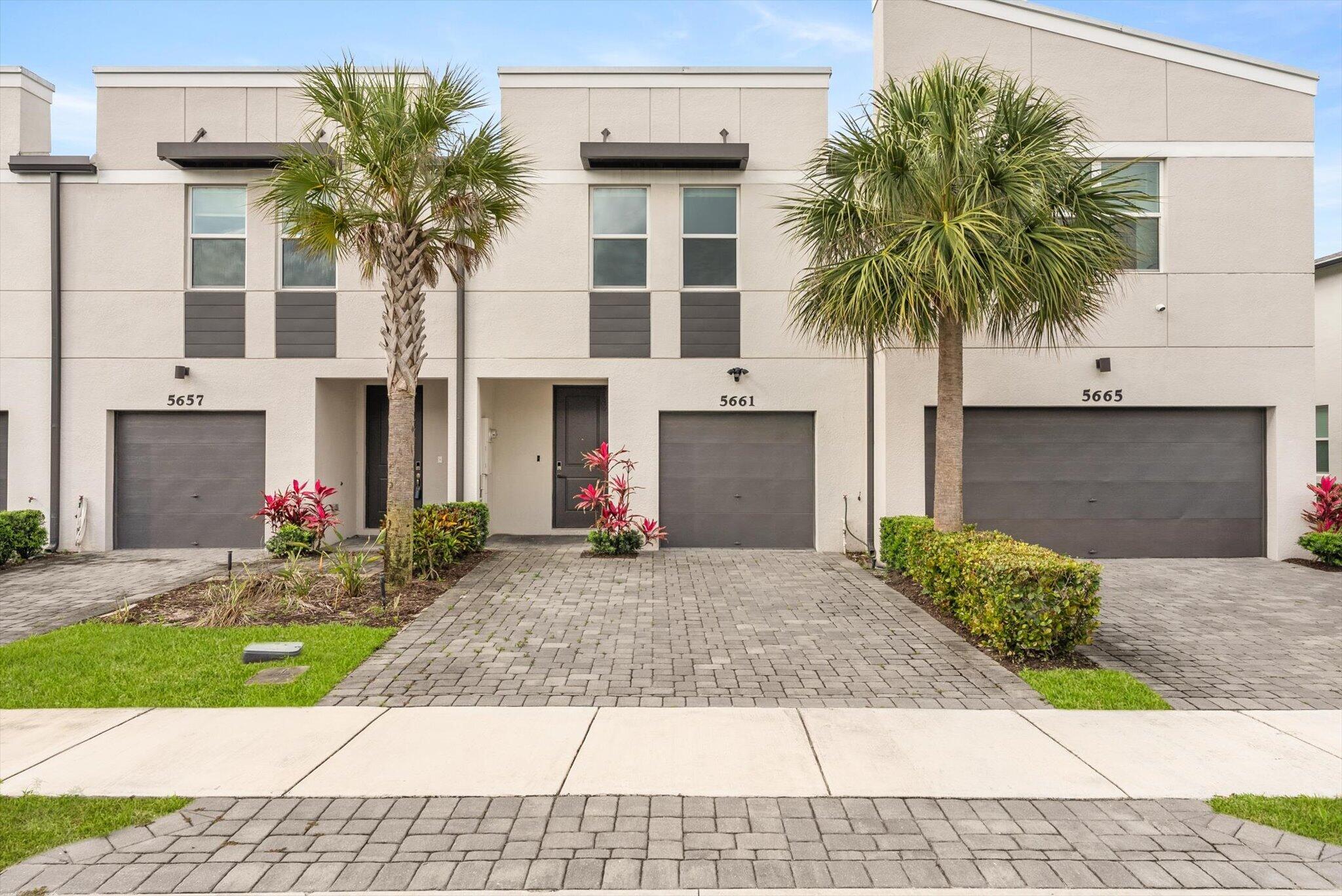 5661 Mentmore, Mangonia Park FL 33407