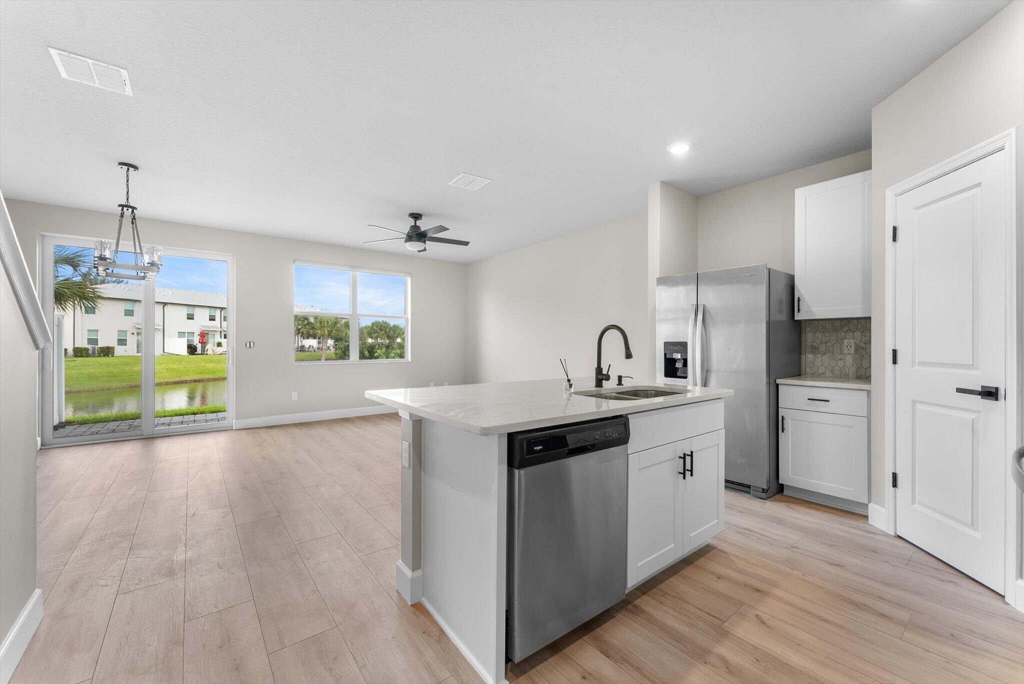 5661 Mentmore, Mangonia Park FL 33407