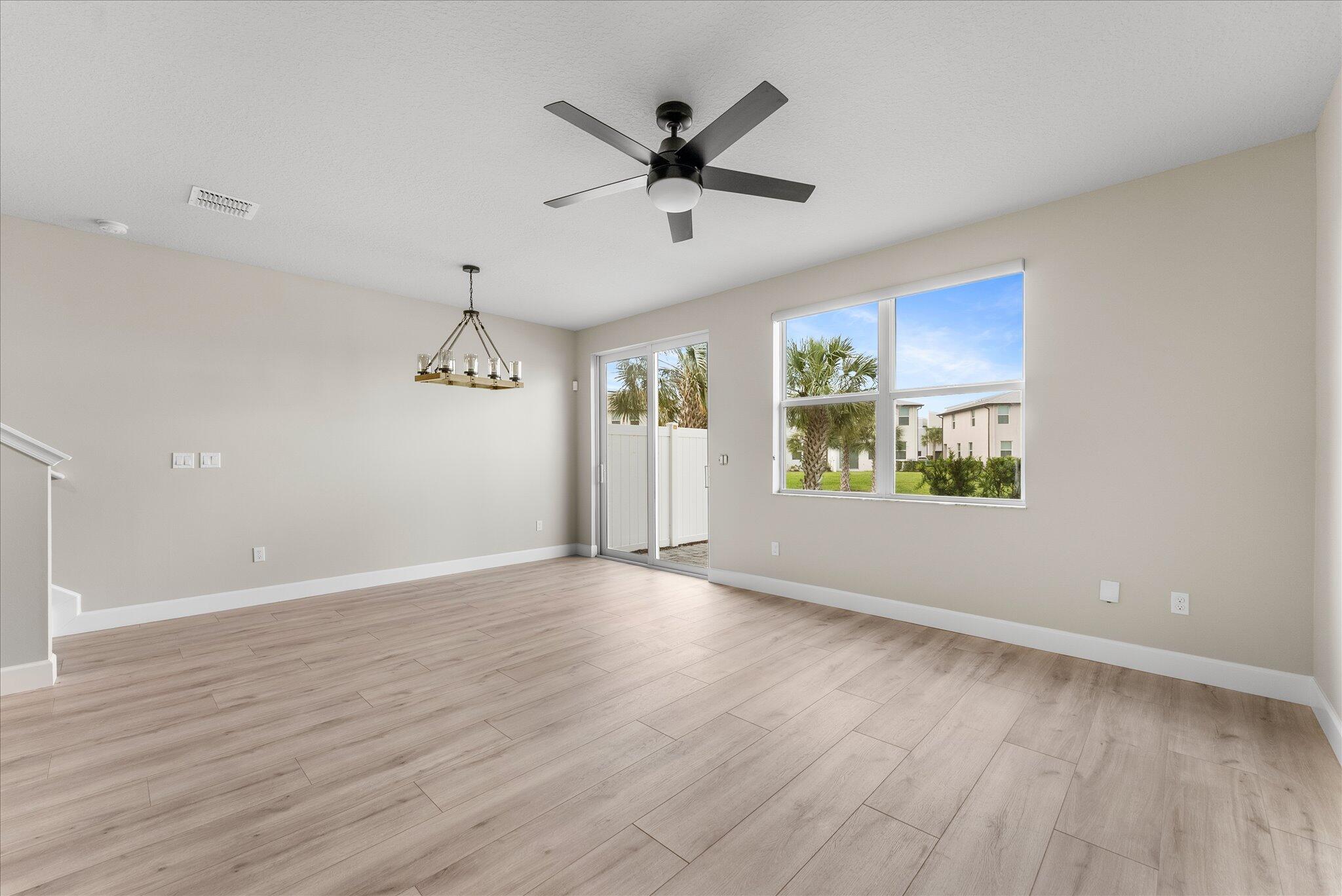 5661 Mentmore, Mangonia Park FL 33407