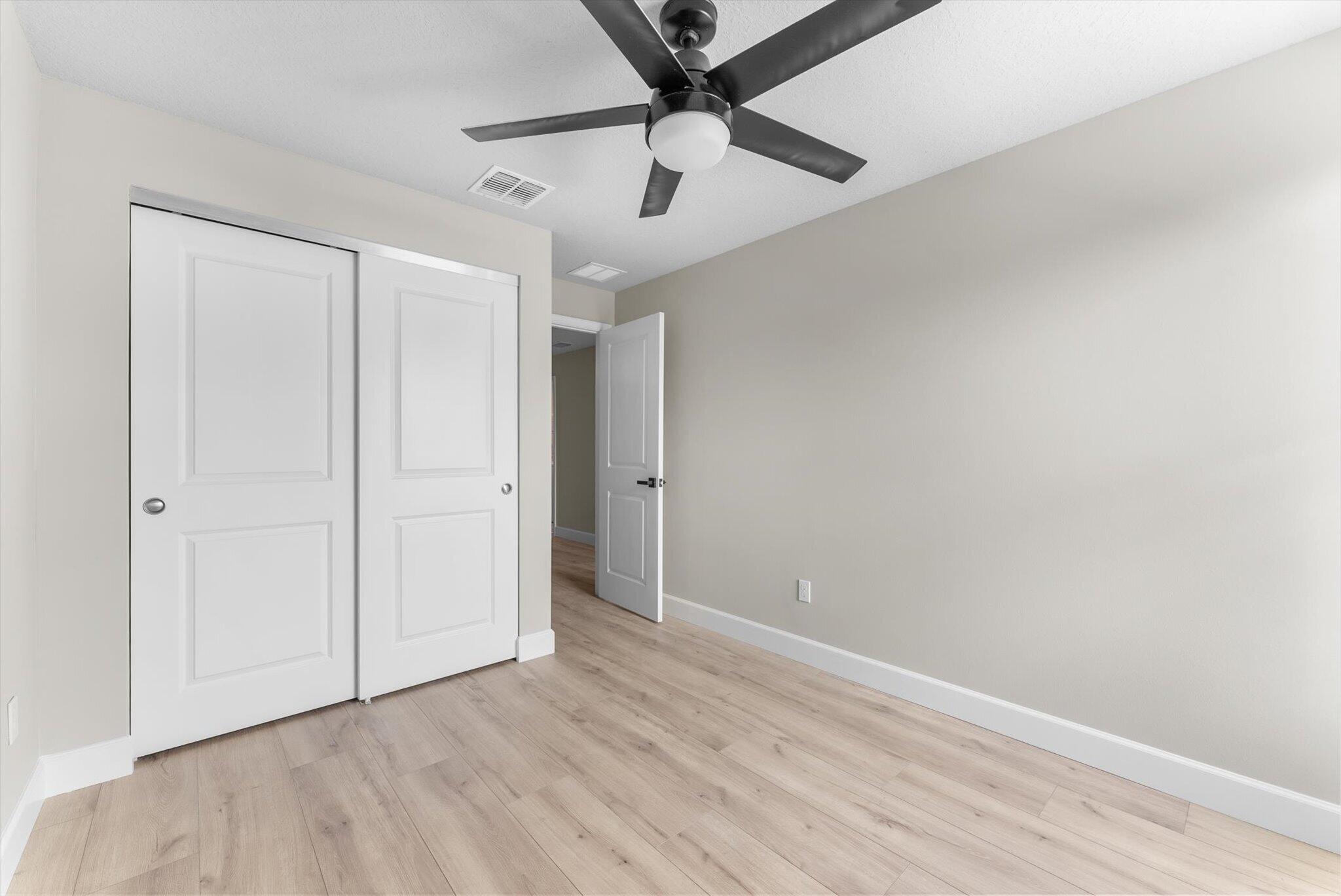 5661 Mentmore, Mangonia Park FL 33407
