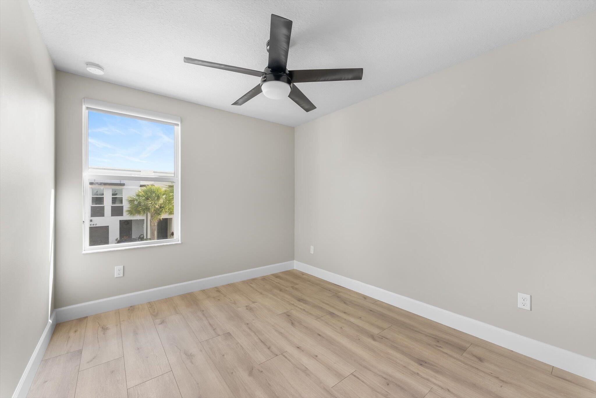 5661 Mentmore, Mangonia Park FL 33407