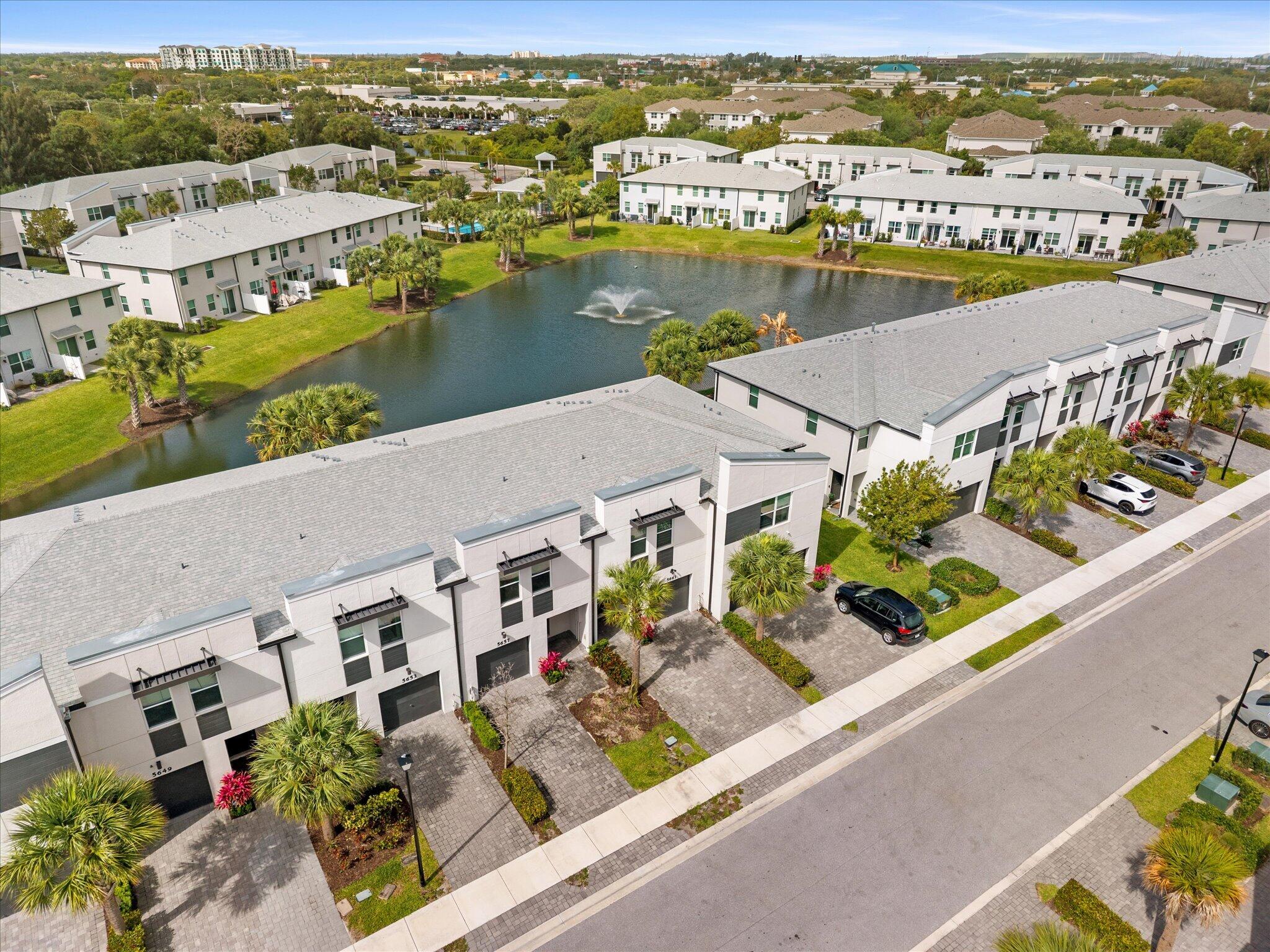 5661 Mentmore, Mangonia Park FL 33407