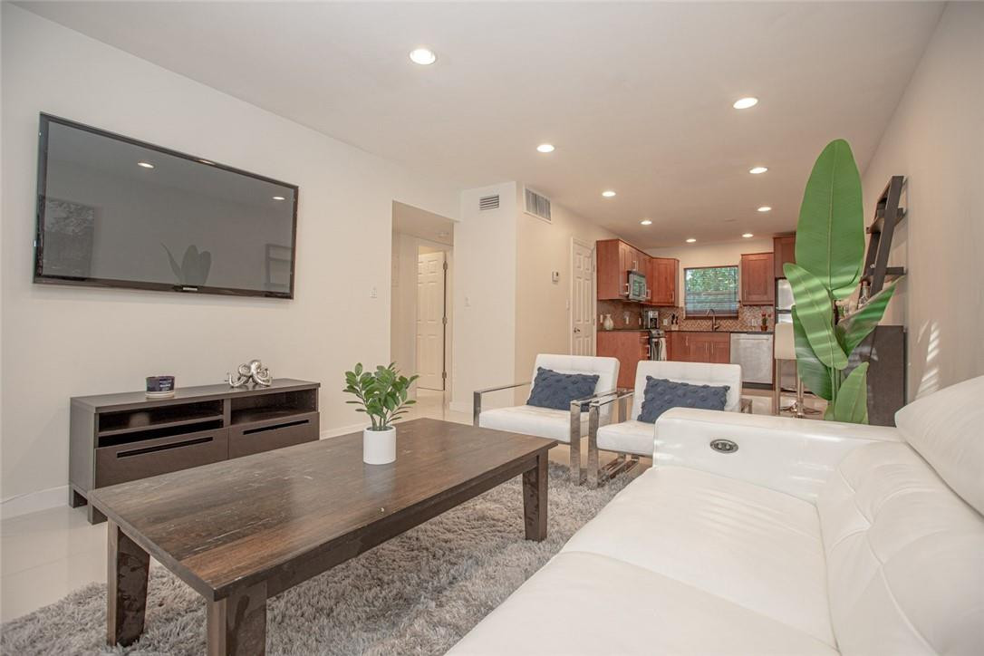 601 SE 5th #108, Fort Lauderdale FL 33301