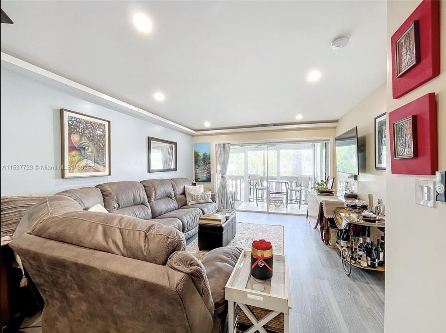 460 Paradise Isle #205, Hallandale Beach FL 33009
