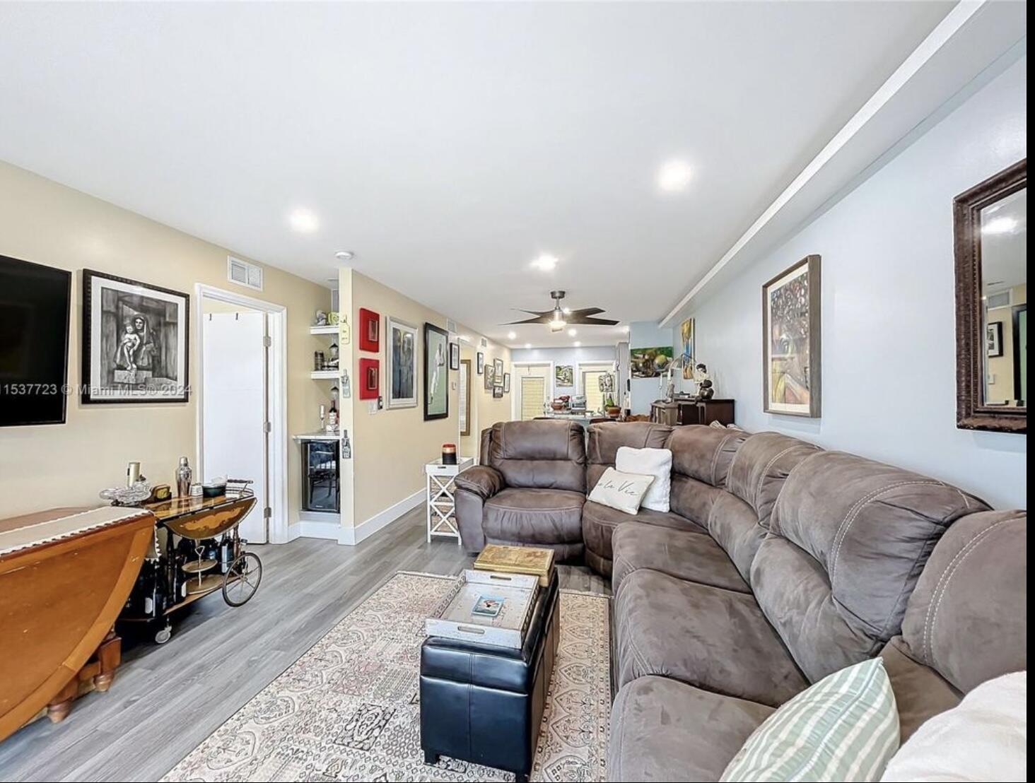 460 Paradise Isle #205, Hallandale Beach FL 33009