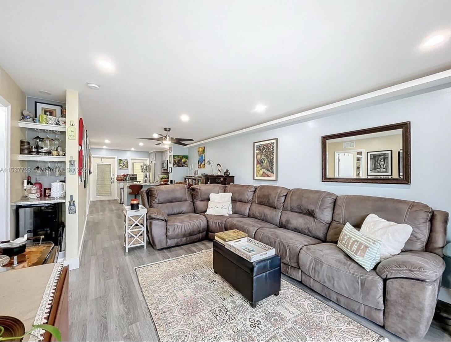 460 Paradise Isle #205, Hallandale Beach FL 33009