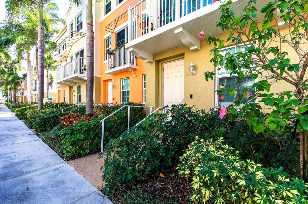 146 Moorings, Lantana FL 33462