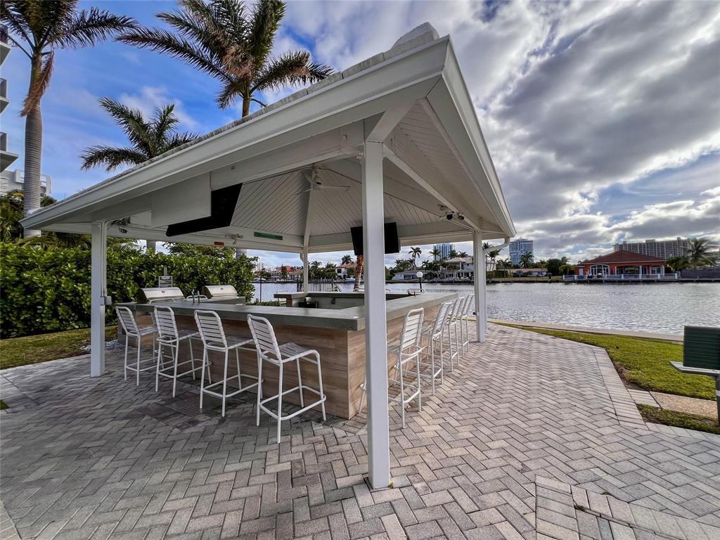 6475 Bay Club #4, Fort Lauderdale FL 33308