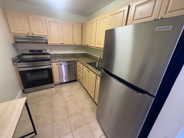 6475 Bay Club #4, Fort Lauderdale FL 33308