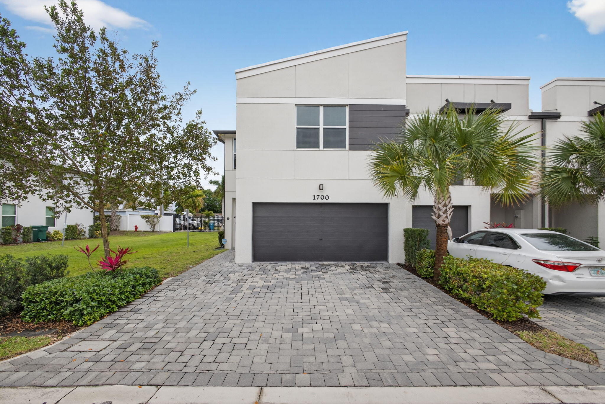 1700 Lindley, Mangonia Park FL 33407