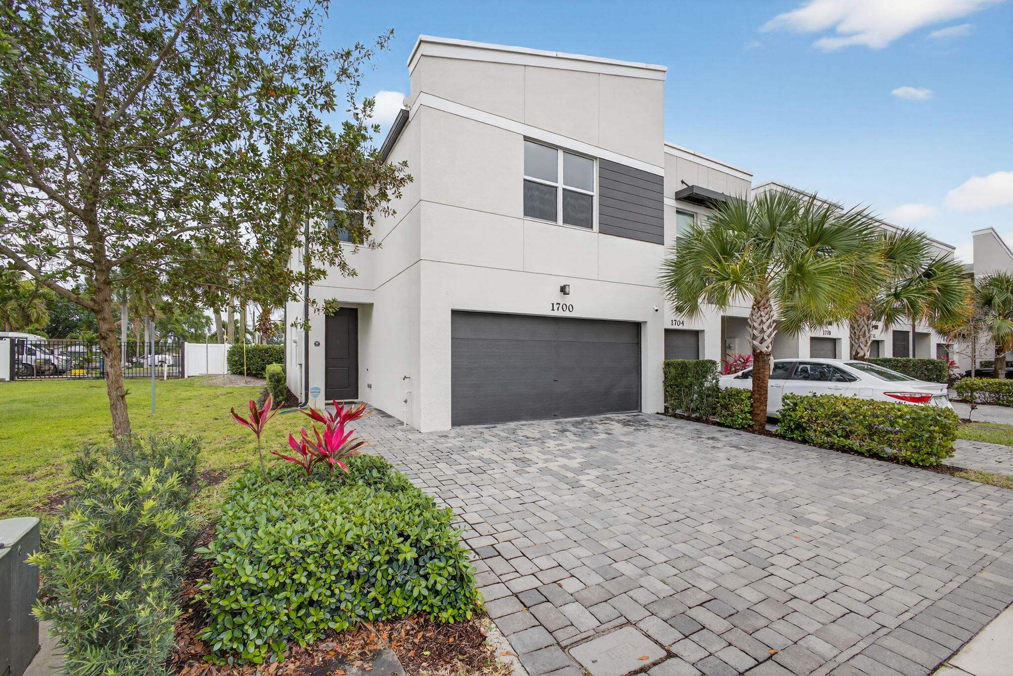 1700 Lindley, Mangonia Park FL 33407