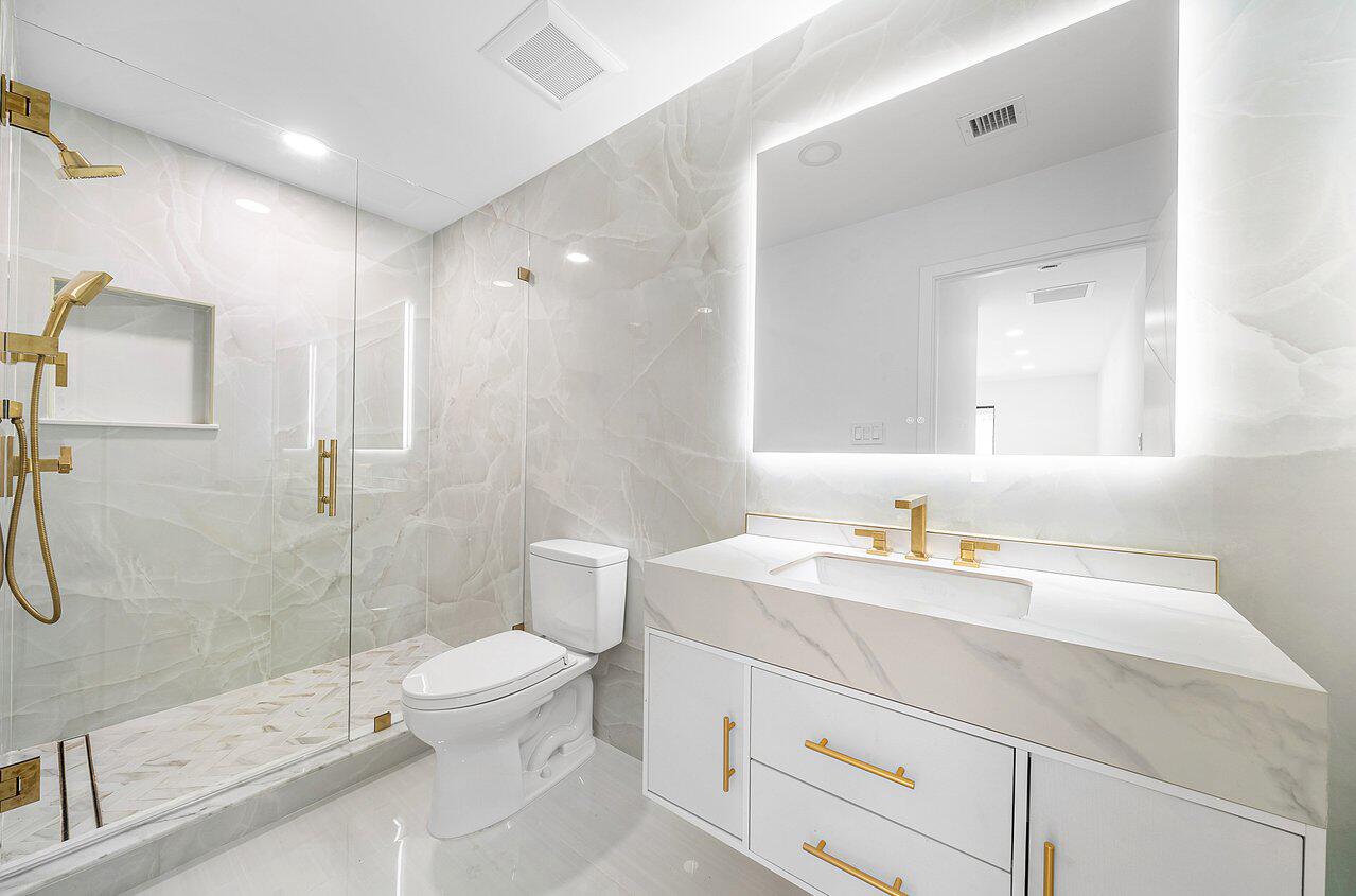 4887 Bocaire, Boca Raton FL 33487