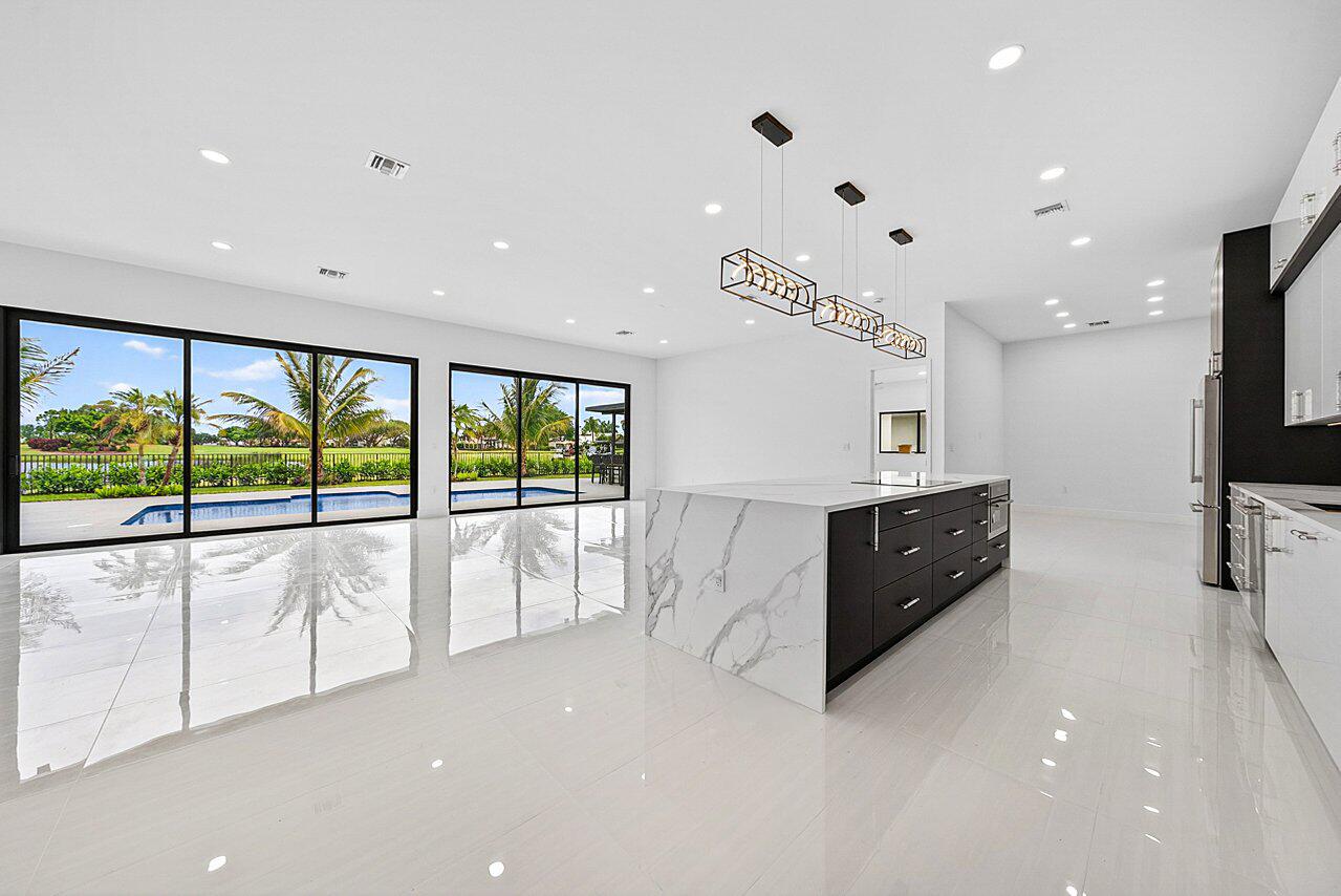4887 Bocaire, Boca Raton FL 33487