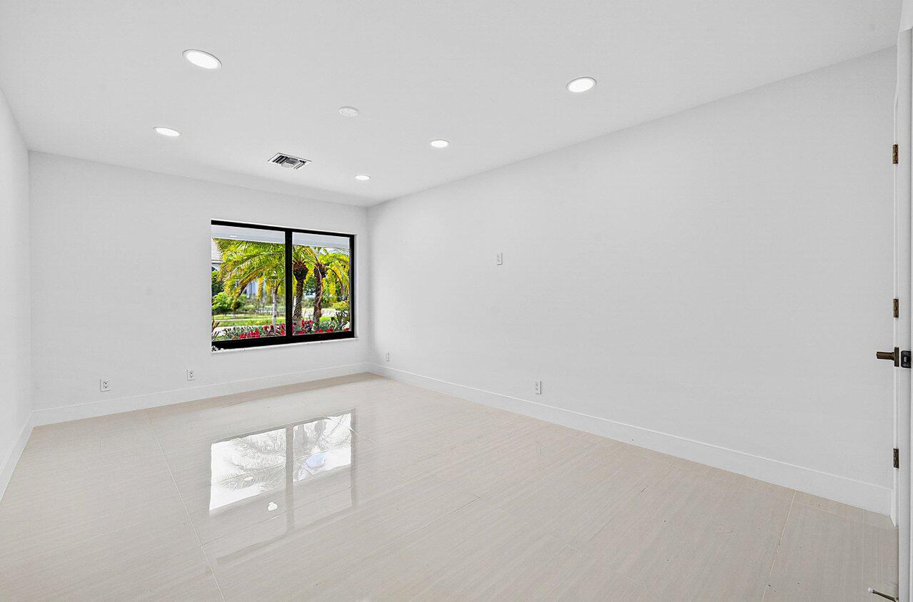 4887 Bocaire, Boca Raton FL 33487