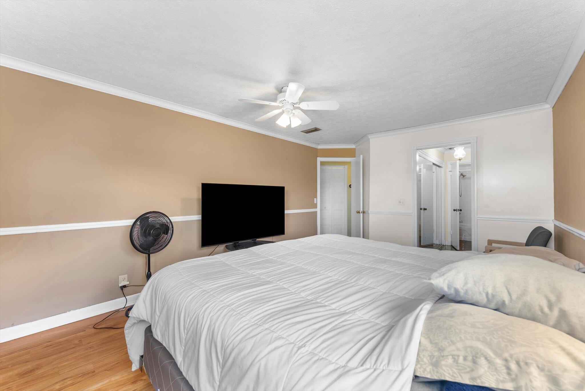 8000 Lagos De Campo #A-307, Tamarac FL 33321