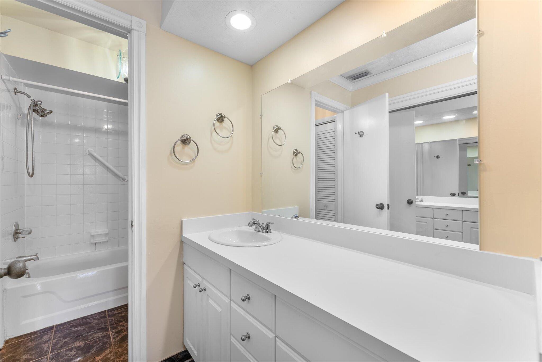 8000 Lagos De Campo #A-307, Tamarac FL 33321