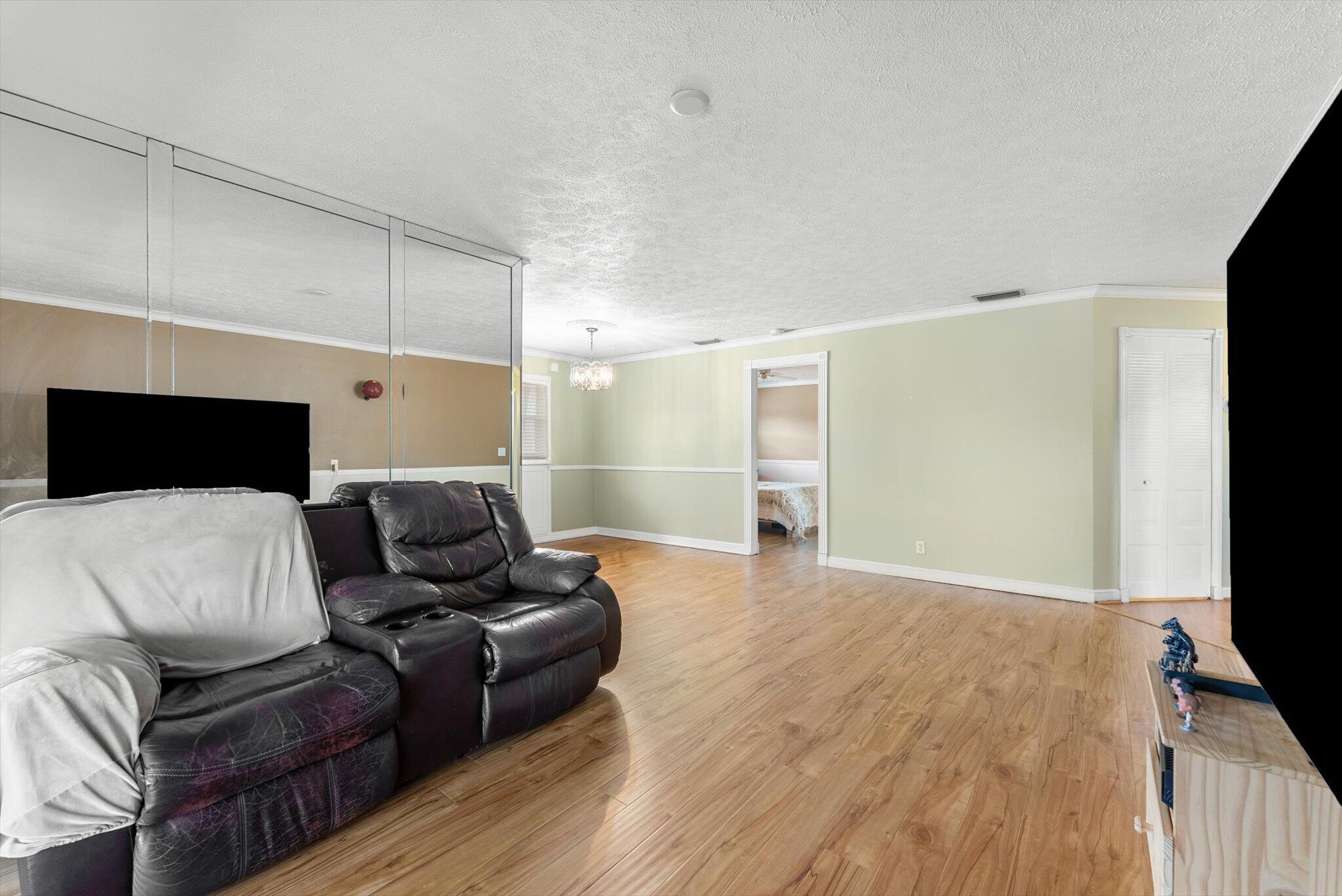8000 Lagos De Campo #A-307, Tamarac FL 33321