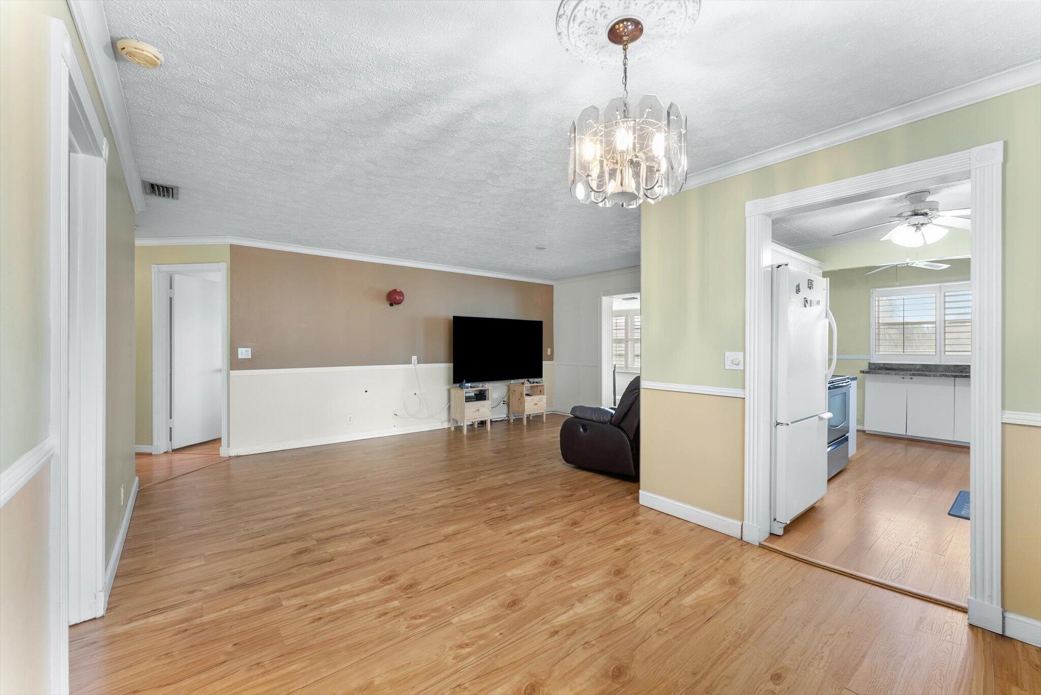8000 Lagos De Campo #A-307, Tamarac FL 33321