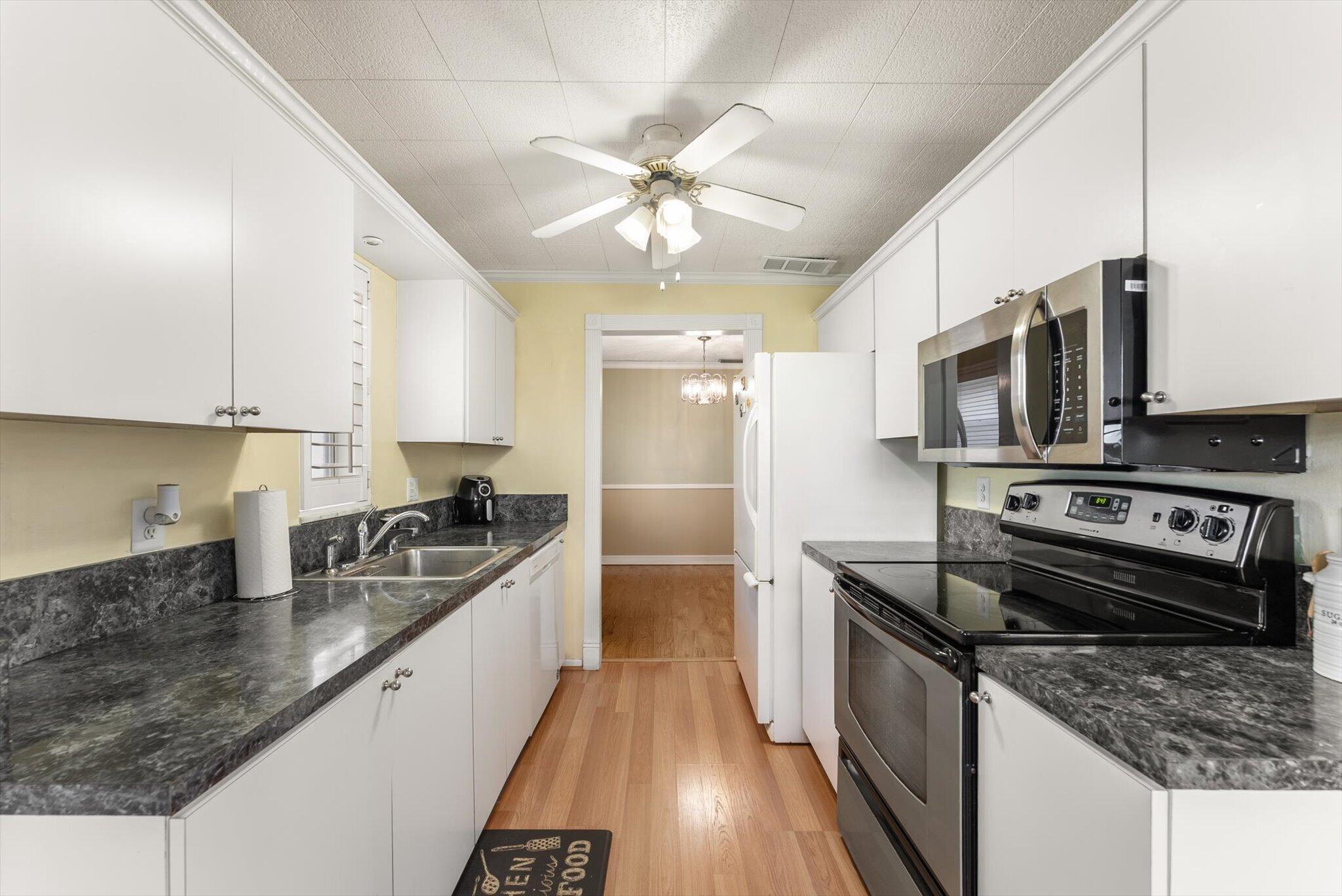 8000 Lagos De Campo #A-307, Tamarac FL 33321