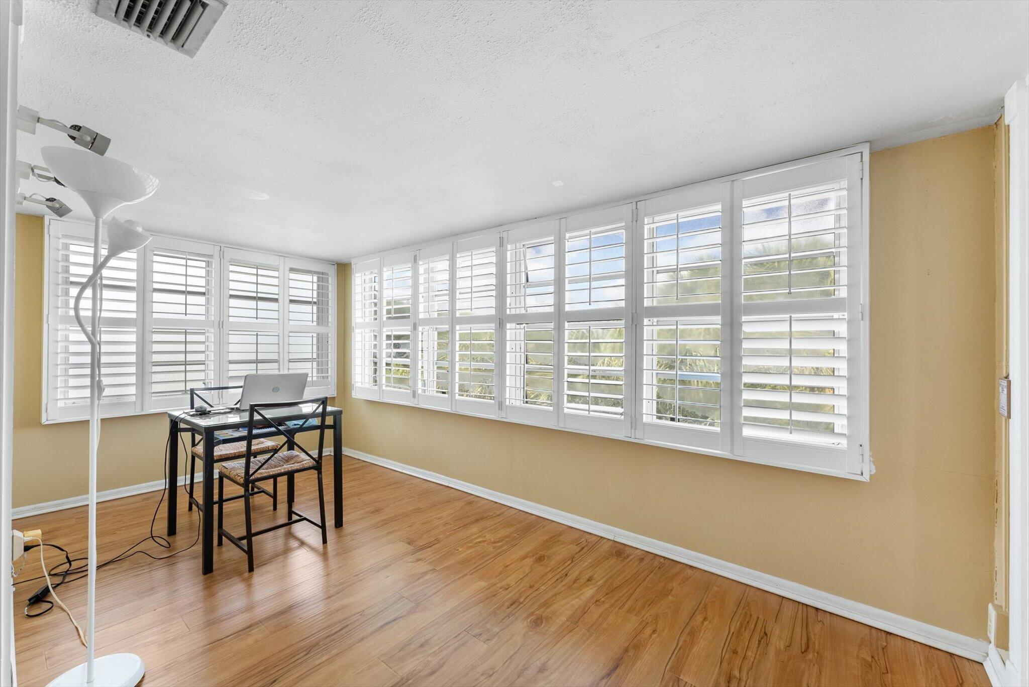 8000 Lagos De Campo #A-307, Tamarac FL 33321