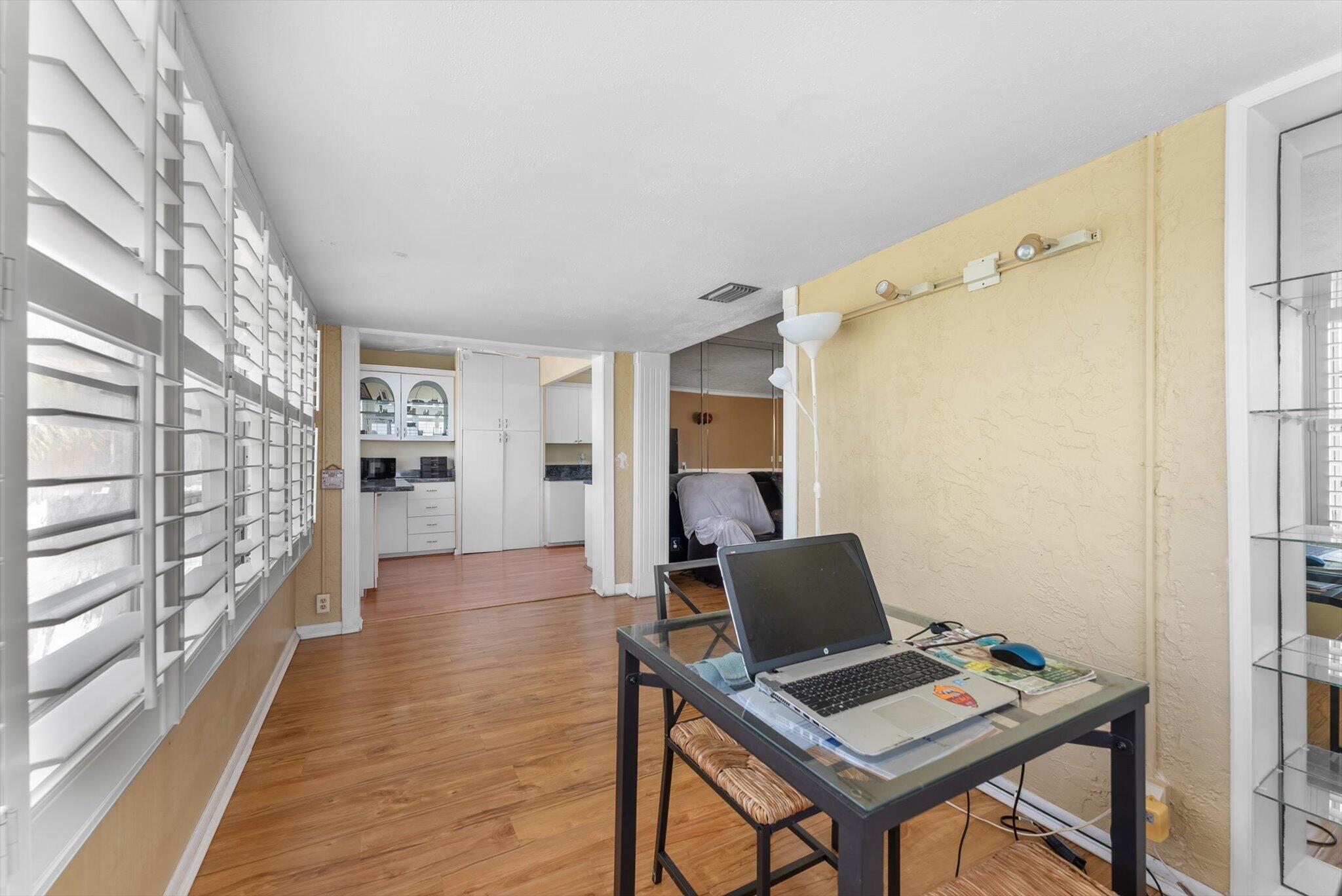 8000 Lagos De Campo #A-307, Tamarac FL 33321