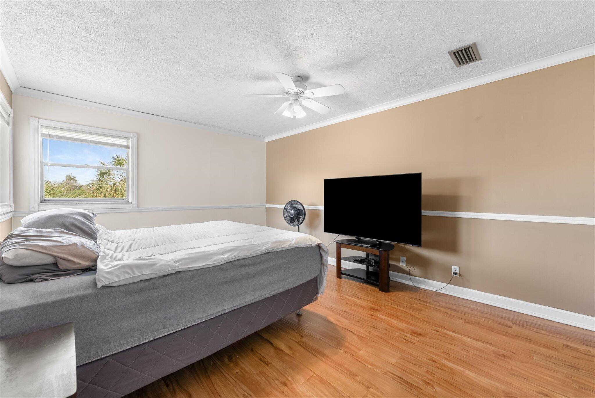 8000 Lagos De Campo #A-307, Tamarac FL 33321