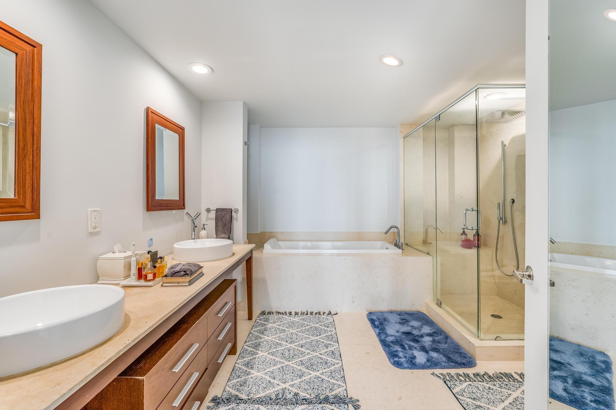 495 Brickell #5605, Miami FL 33131