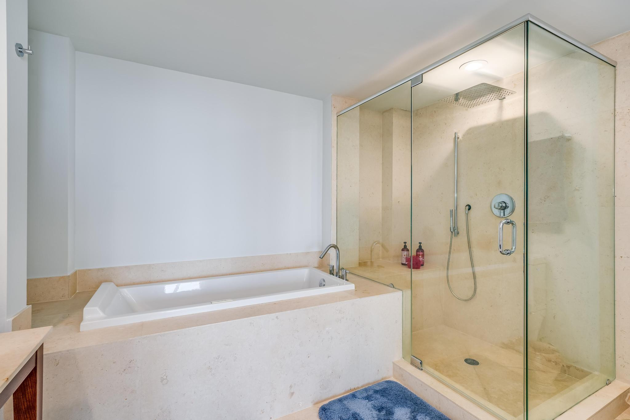 495 Brickell #5605, Miami FL 33131