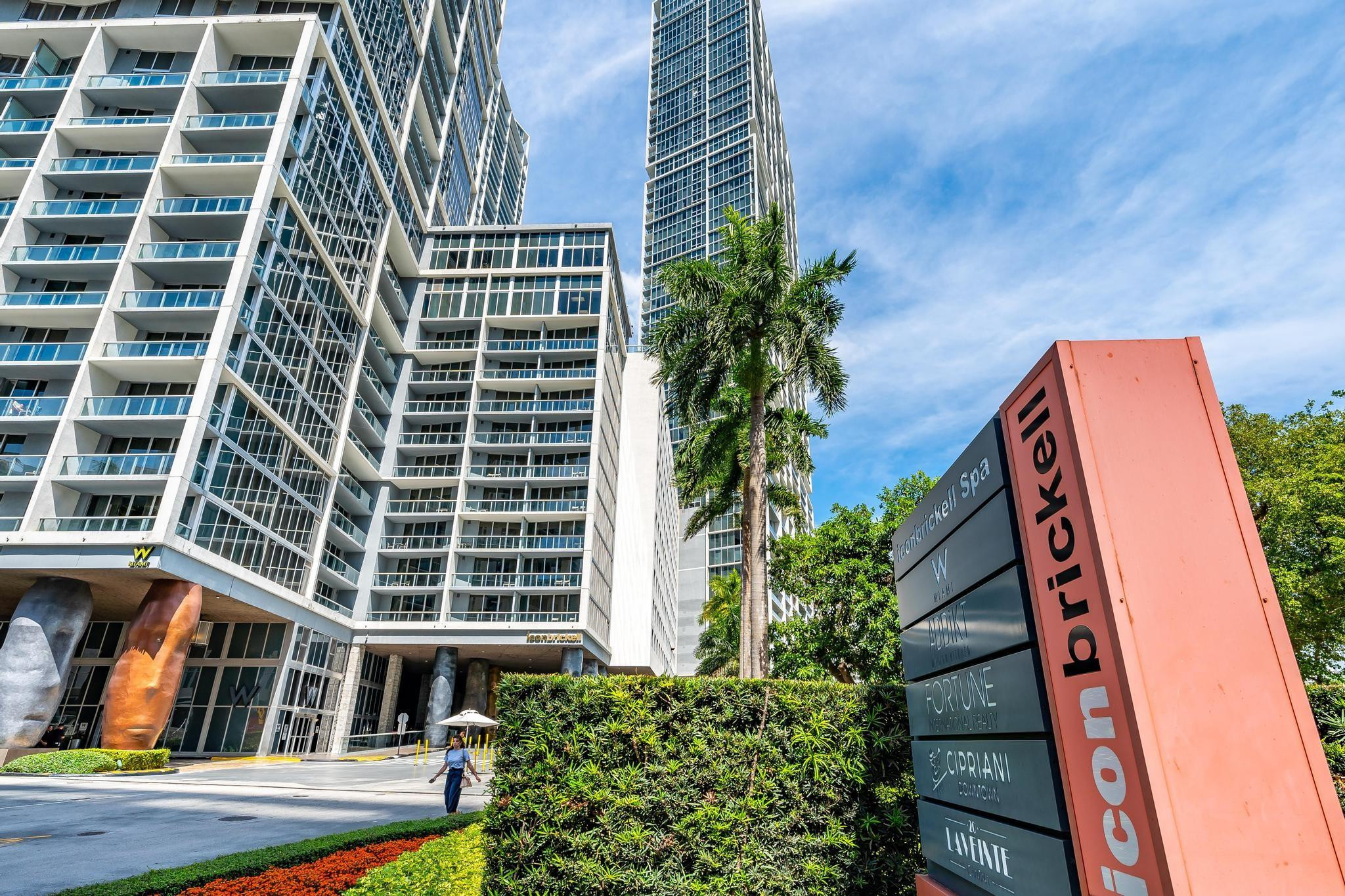 495 Brickell #5605, Miami FL 33131