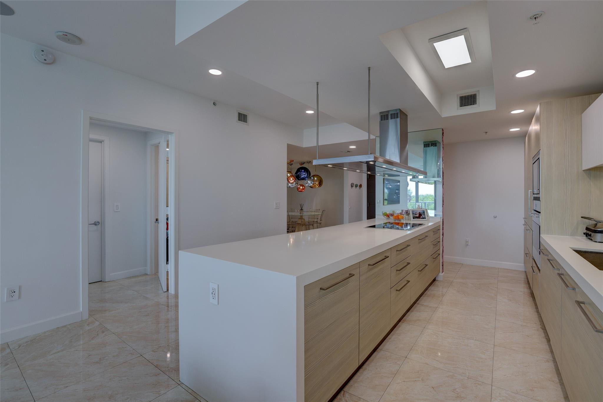 17301 Biscayne #406, North Miami Beach FL 33160