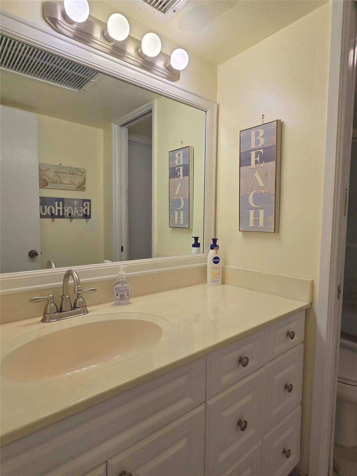 1161 Hillsboro Mile #506, Hillsboro Beach FL 33062
