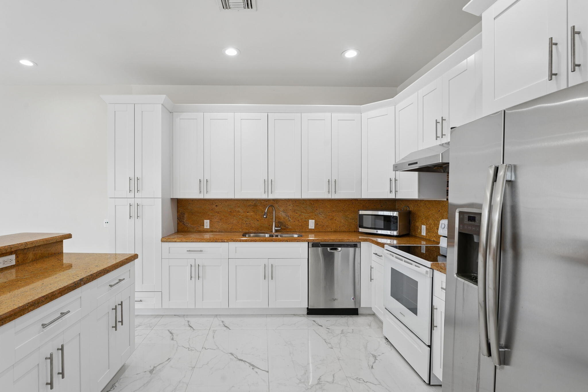 819 SW 7th, Fort Lauderdale FL 33315