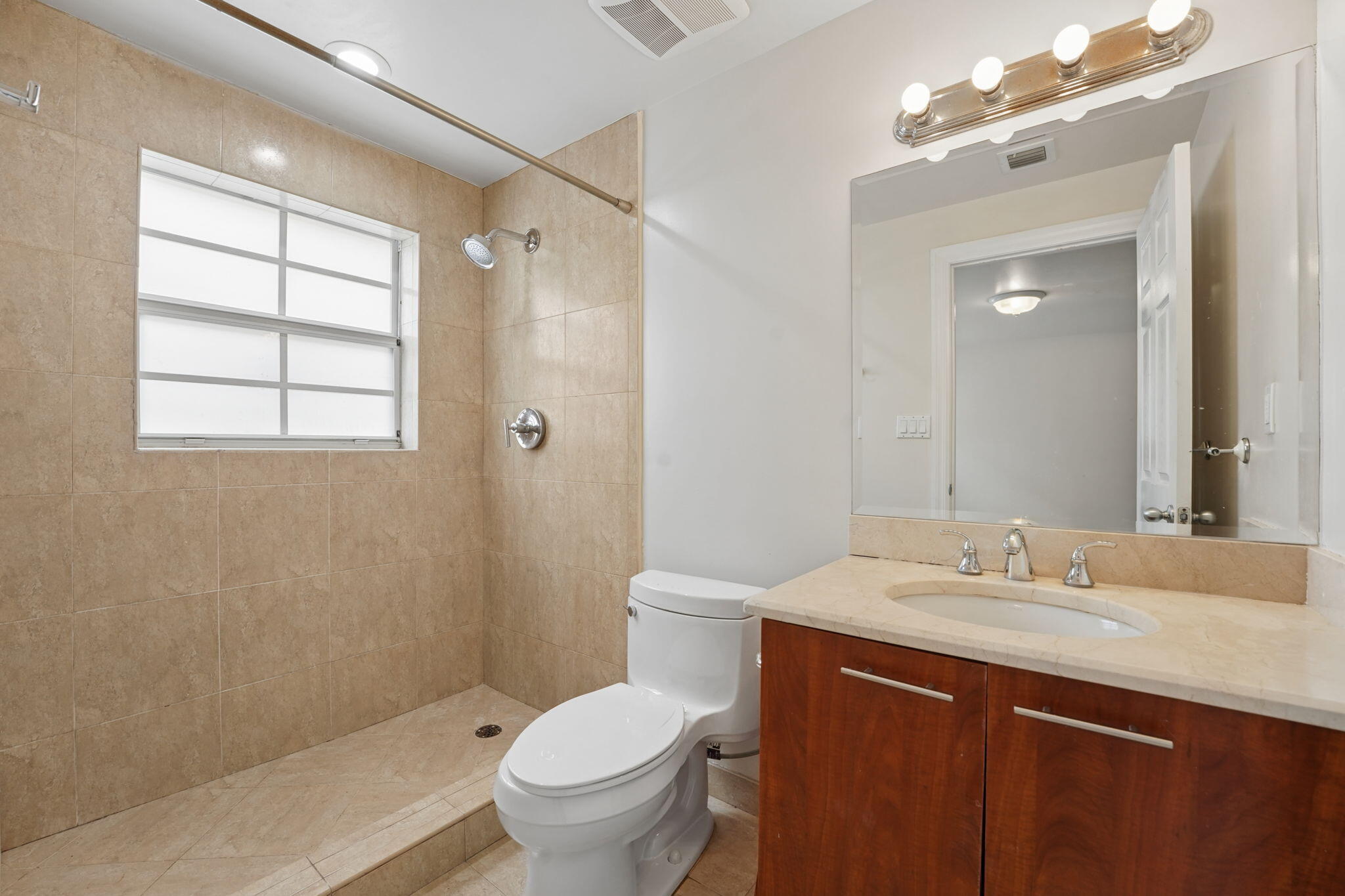 819 SW 7th, Fort Lauderdale FL 33315