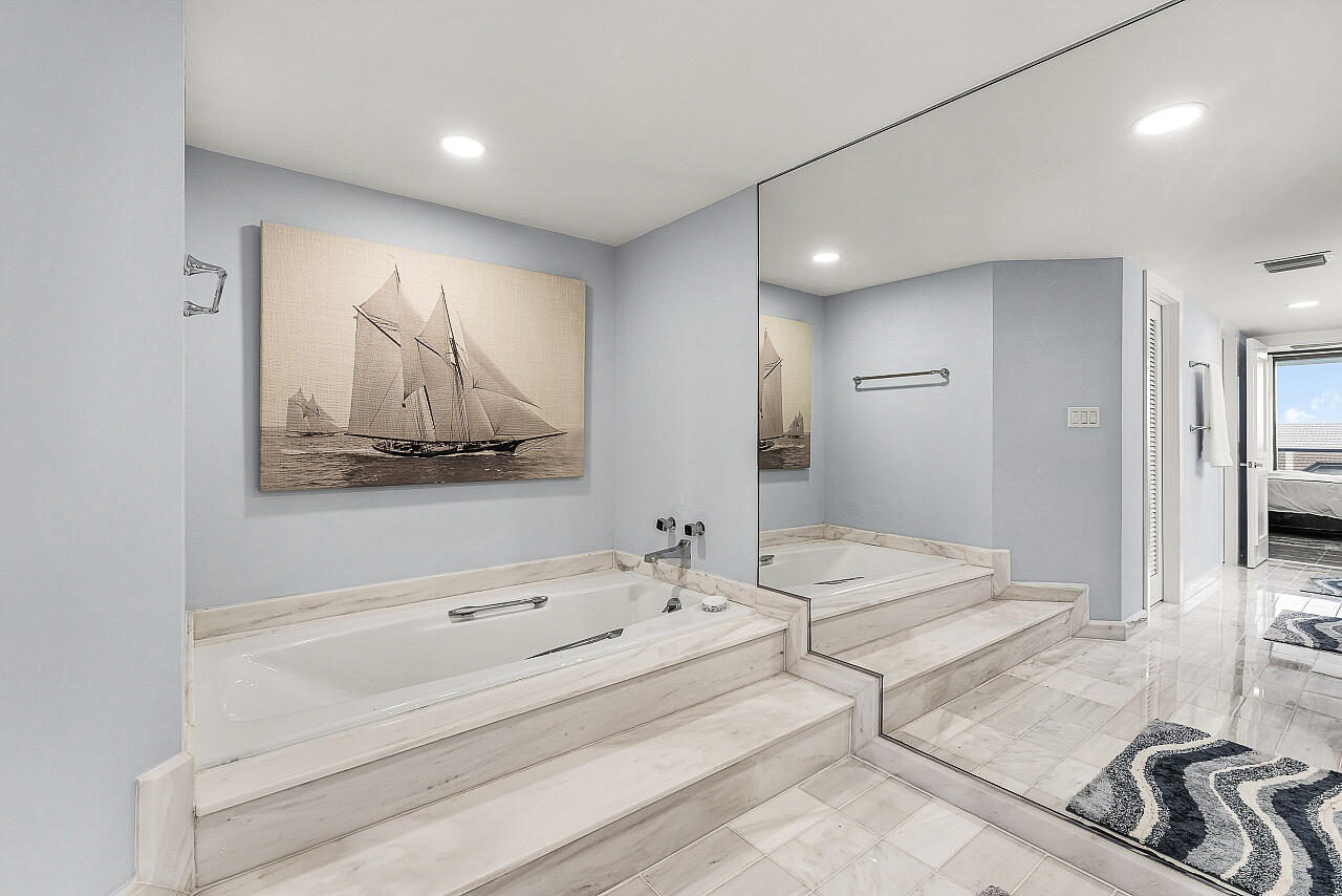 100 Lakeshore #252, North Palm Beach FL 33408