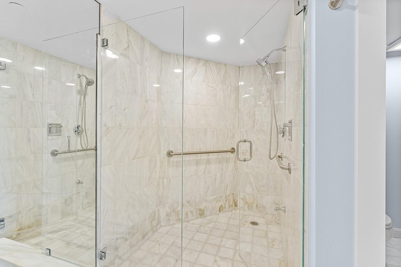 100 Lakeshore #252, North Palm Beach FL 33408