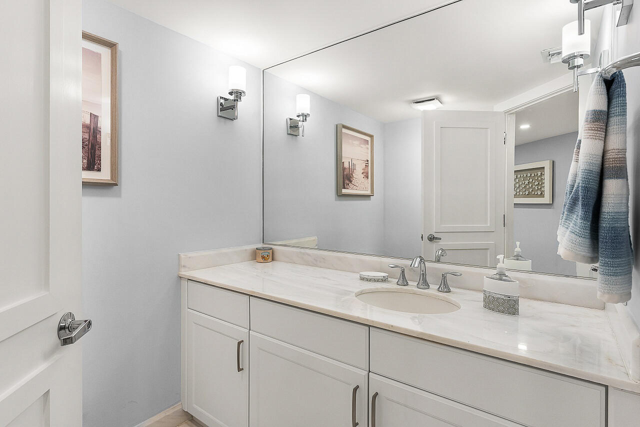 100 Lakeshore #252, North Palm Beach FL 33408