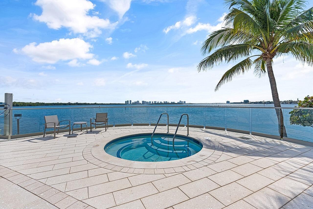 100 Lakeshore #252, North Palm Beach FL 33408