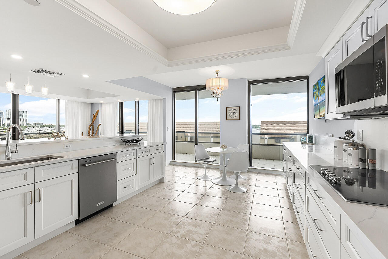 100 Lakeshore #252, North Palm Beach FL 33408