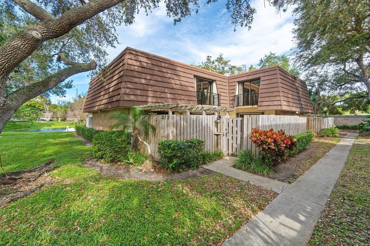 212 2nd #212, Palm Beach Gardens FL 33418