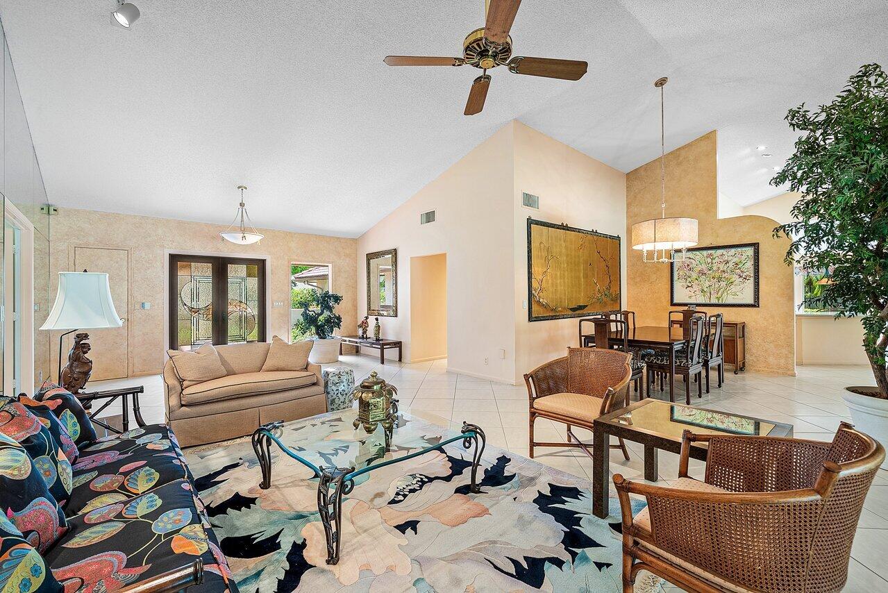 10215 Boca Woods, Boca Raton FL 33428
