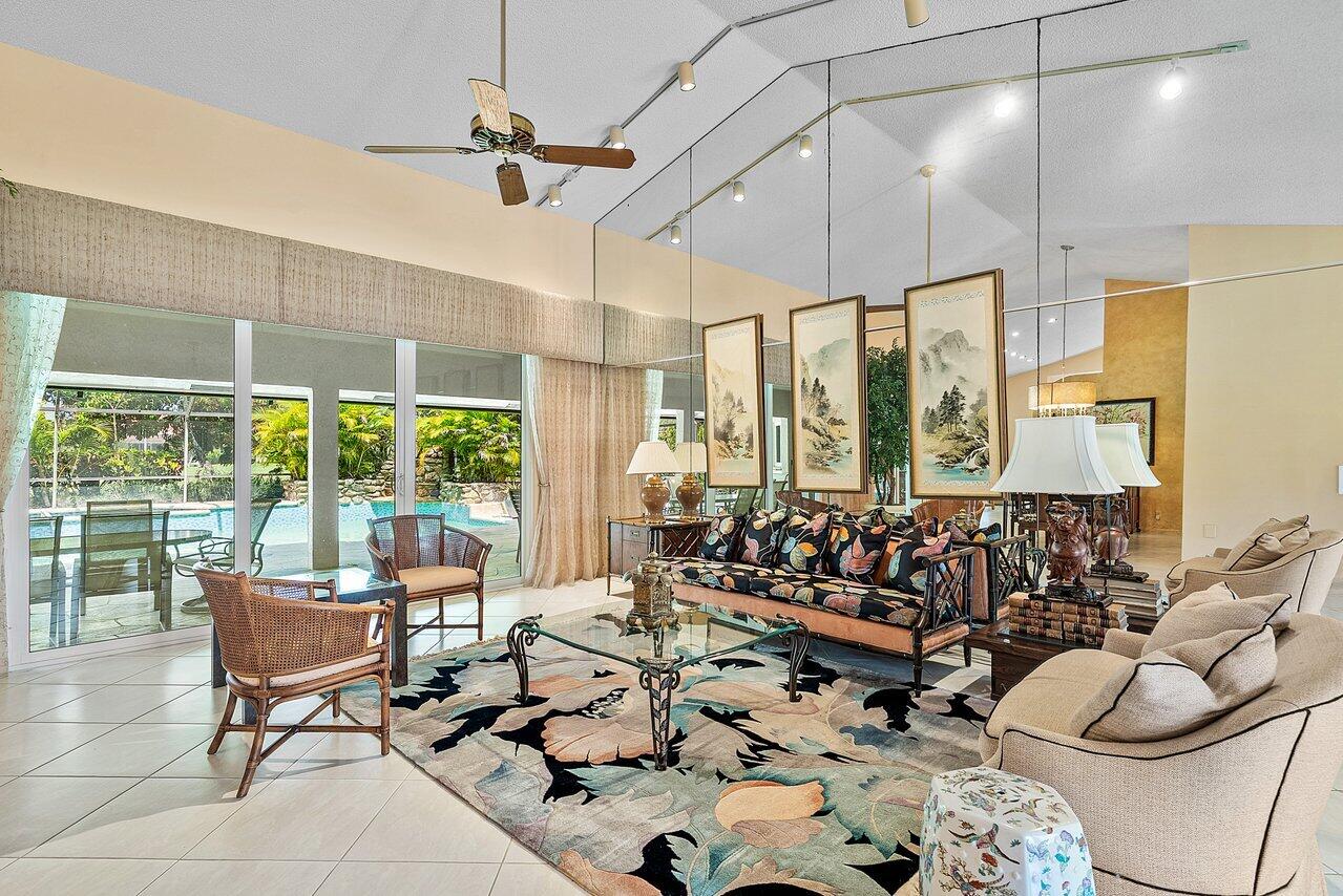 10215 Boca Woods, Boca Raton FL 33428