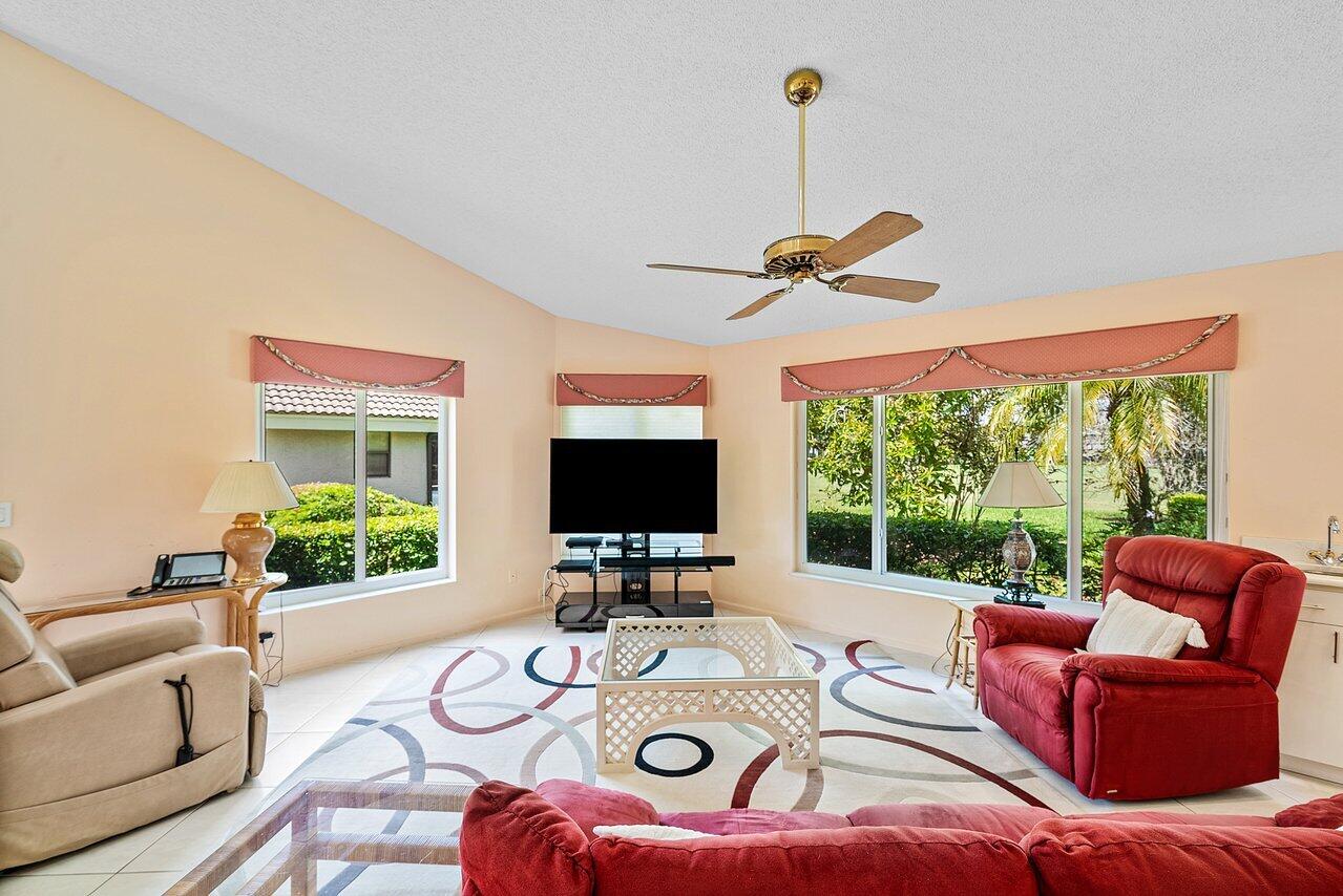 10215 Boca Woods, Boca Raton FL 33428