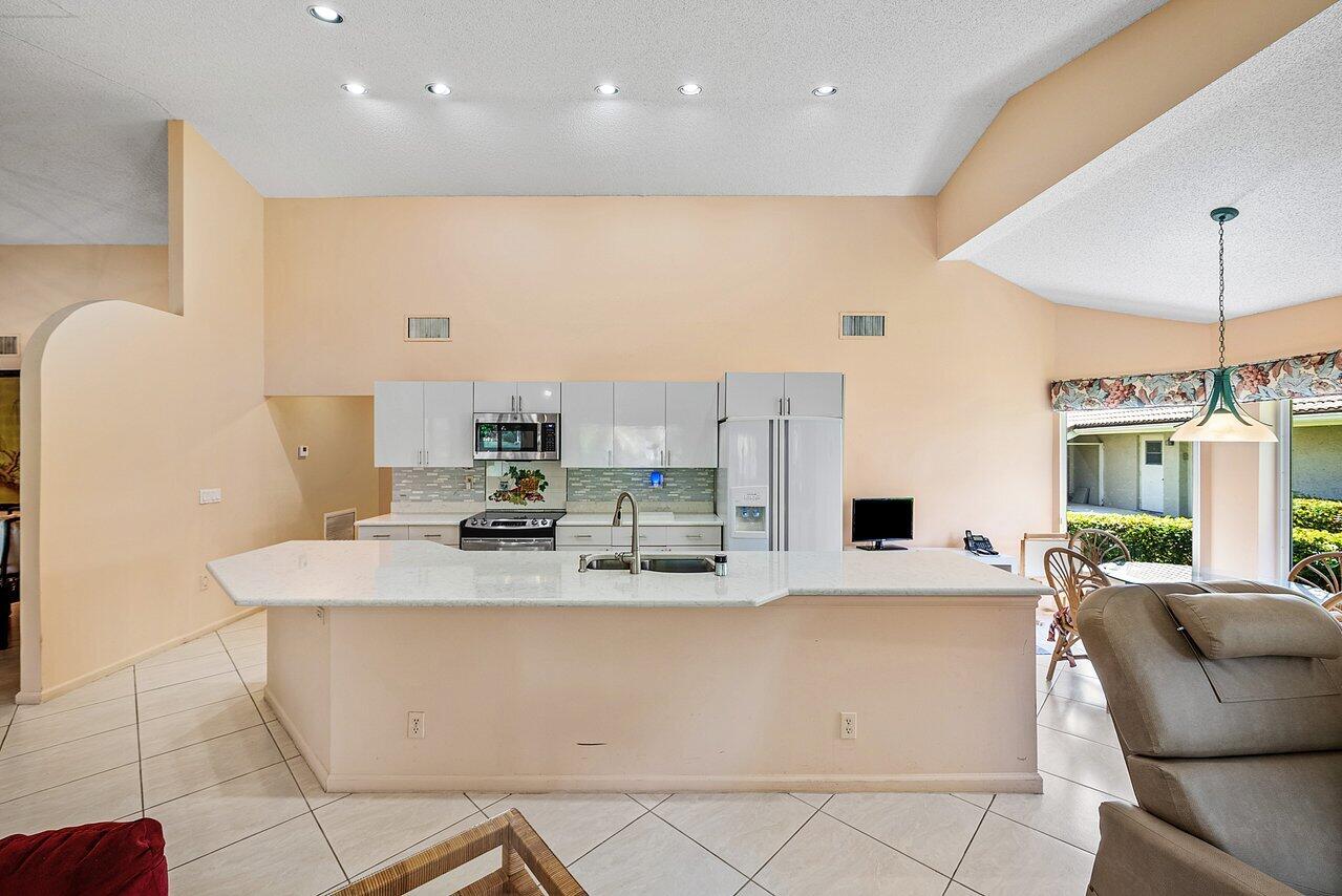 10215 Boca Woods, Boca Raton FL 33428