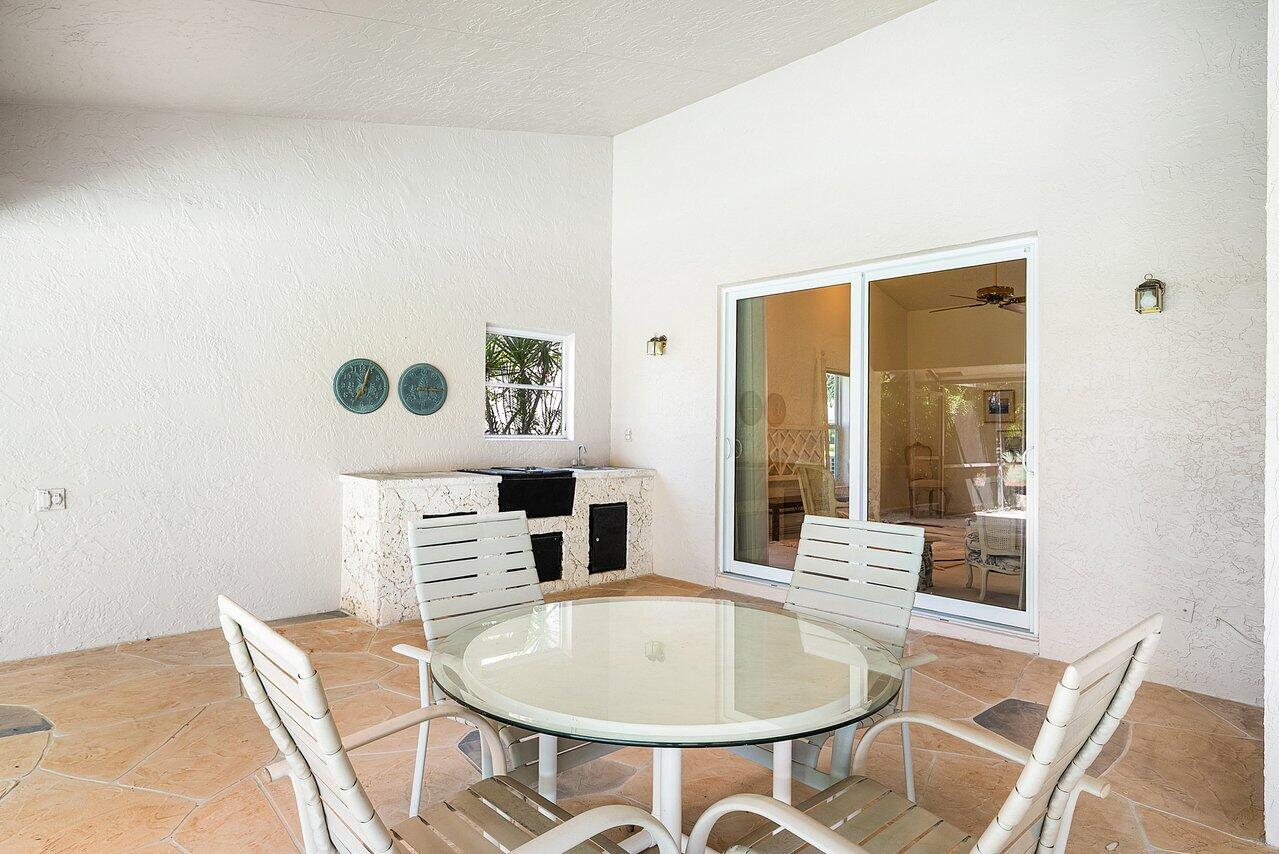 10215 Boca Woods, Boca Raton FL 33428