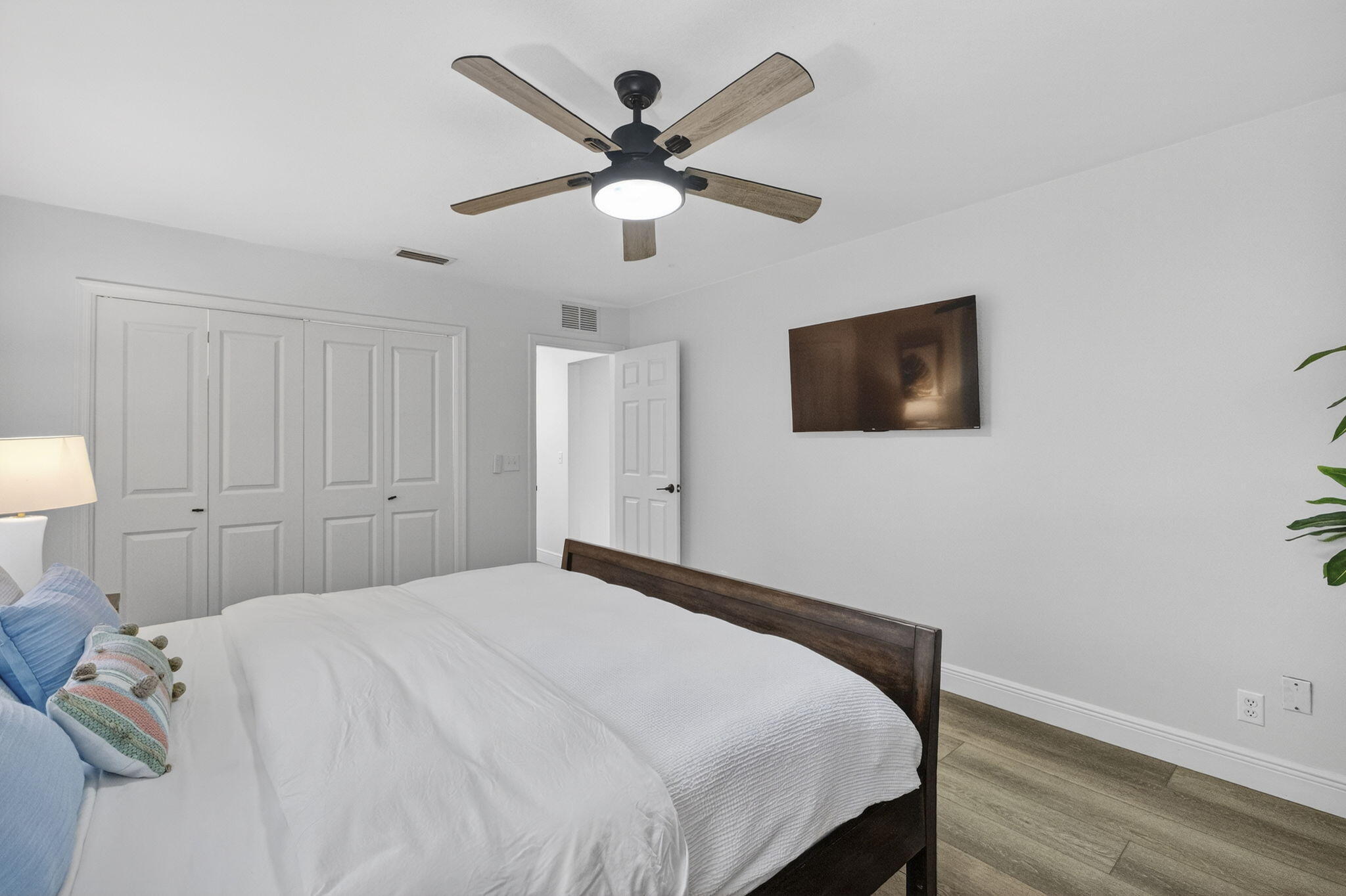 903 SW 28th, Boynton Beach FL 33435